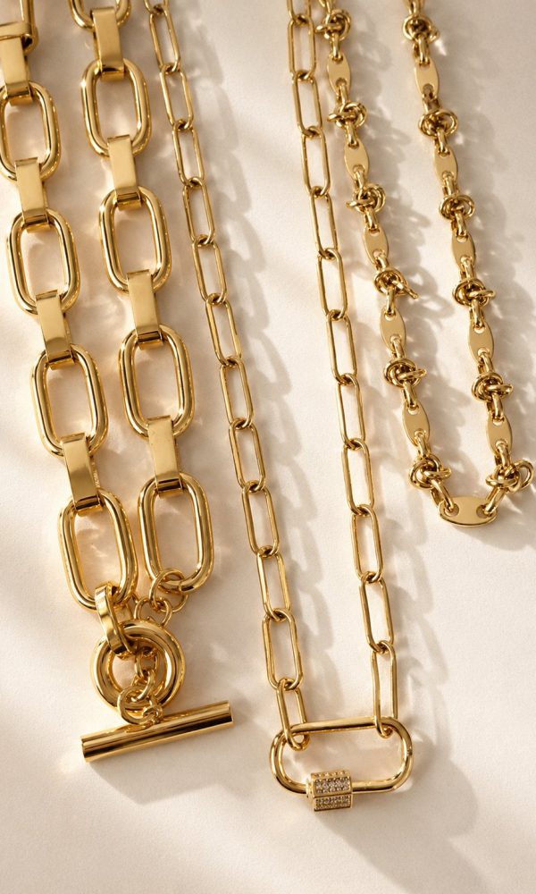 Colar em Aço Dourado com Elos Entrelaçados – foto 2