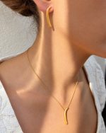 Colar Pendente Alongado | Essence II em prata banhado a ouro com dois corações