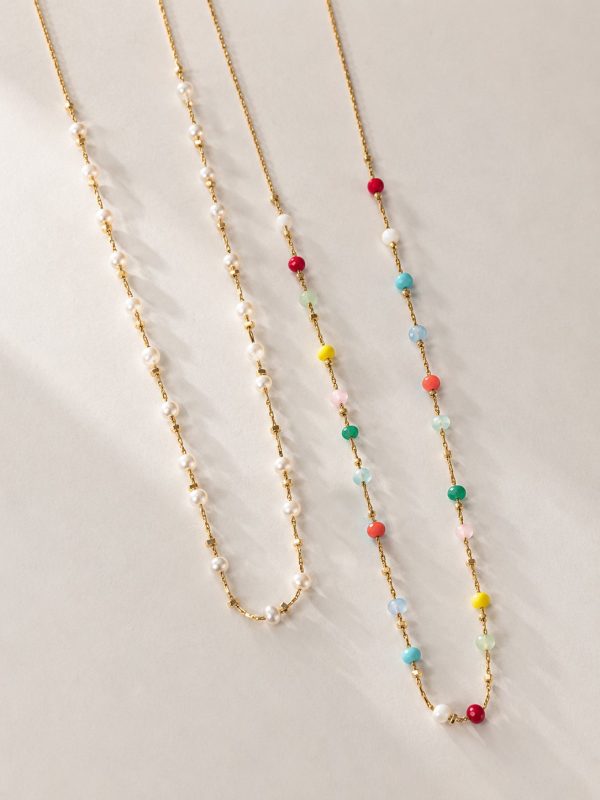 Colar Comprido em Aço Dourado com Contas Coloridas – foto 2
